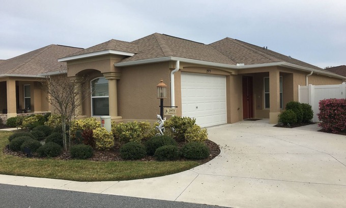 Fruitland Park Villa | Location, location, location! Geographical center of Villages