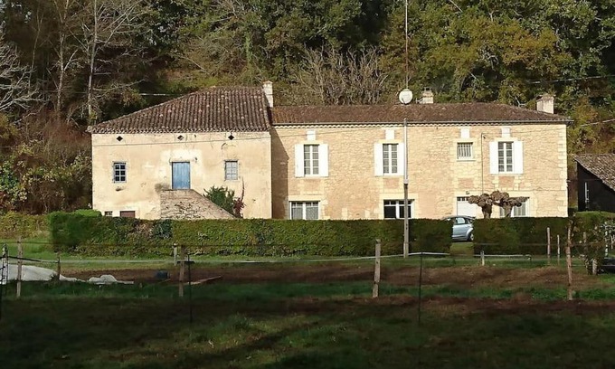 Noaillac House | Location meublée au milieu d'un écrin de verdure Aux vieux fours