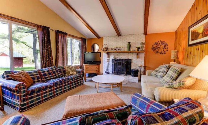Cranmore Birches House | Location! Walk to Cranmore and Town!