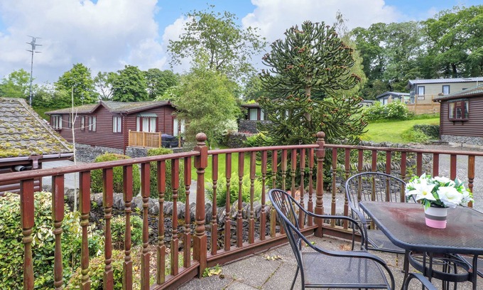 Bondgate Within Cottage | LODGE 3 AT POUND FARM, family friendly, with a garden in Kendal