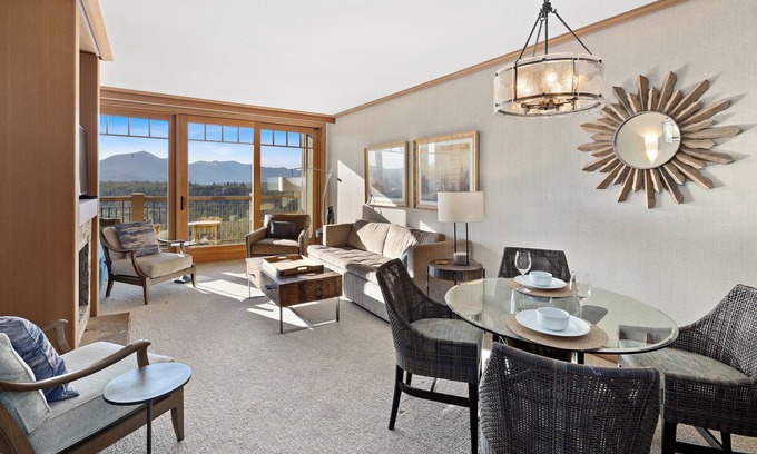Cle Elum Apartment | Lodge Magical River Views, Balcony, Pool, Hottub, Fireplace, 5th Floor, Kitchen