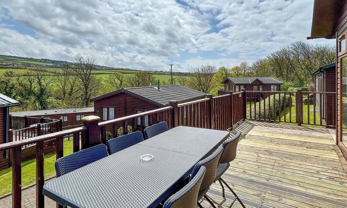 Tintagel Ski Chalet | Lodge with one master double and one twin.