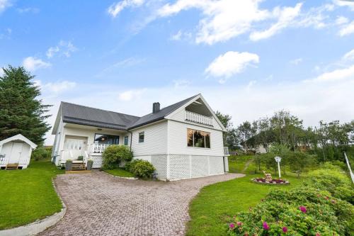 Leknes Apartment | Lofoten Apartment 01