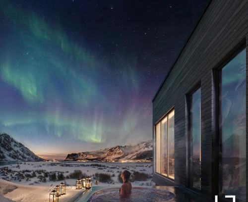 Vagan House | Lofoten Arctic Lodge - sea view, jacuzzi & sauna