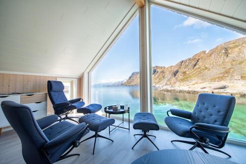 Ballstad House | Lofoten Waterfront luxury lodge