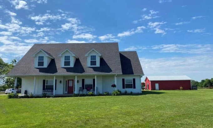 Centerville Apartment | Loft Apartment in this Rural Country Home