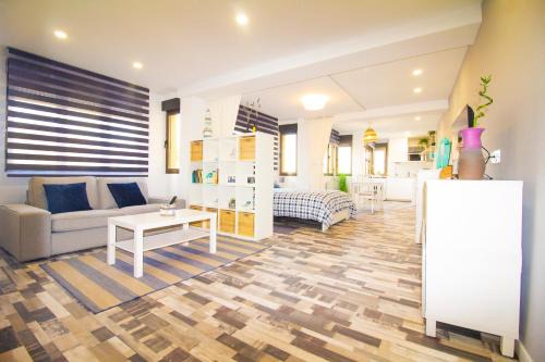 Cimadevilla Apartment | Loft en Gijón - Cimavilla con vistas al cerro