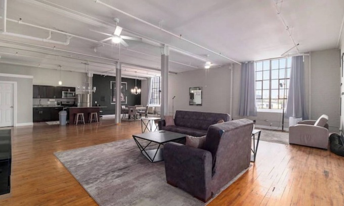 Detroit Apartment | Loft in cork-town