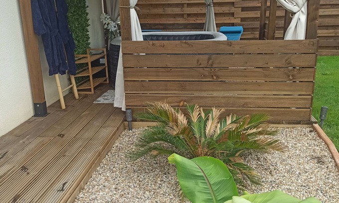 Montcaret Apartment | Loft in the heart of nature, private spa, massage parlour, ideal for relaxing.