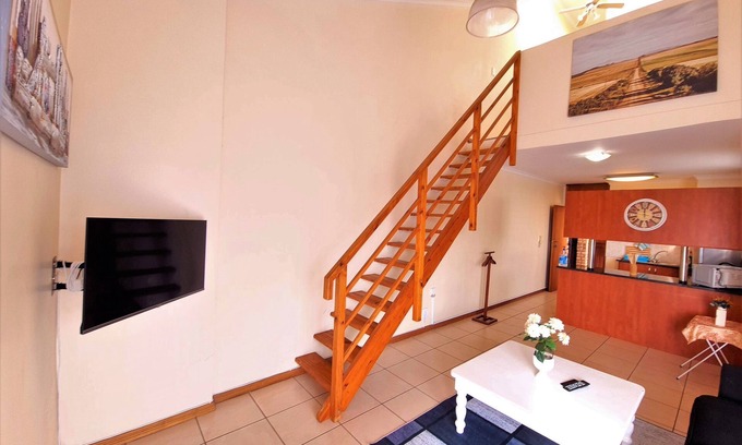 Pretoria Apartment | Loft on Lunnon Hilcrest/Hatfield