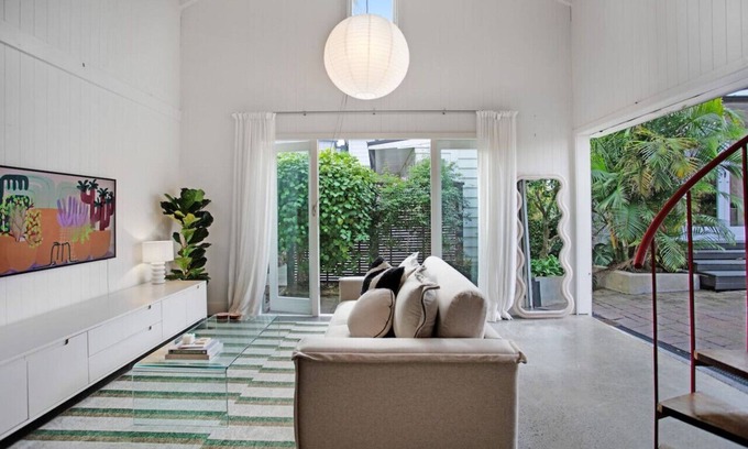 Freemans Bay House | Lofty Haven in Ponsonby with Parking