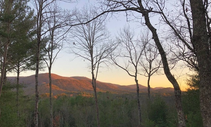 Hidden Lake House | Log Cabin! Great Views! Game Room! Paved Roads!