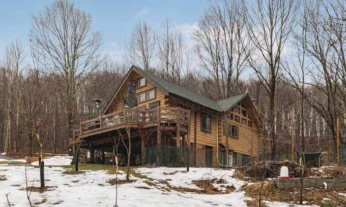 Woodbourne Cabin | Log Cabin in Catskill NYS