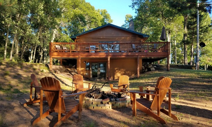Minong Cabin | Log Home on Leader Lake- Quiet and Beautiful Sand Bottom Lake, Swim Fish Paddle