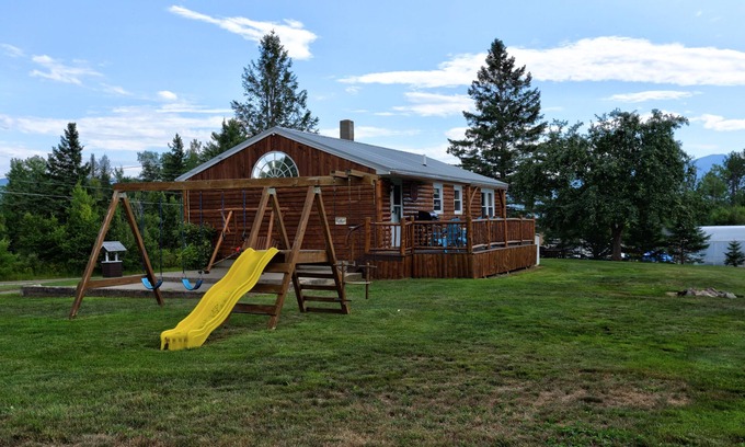 Jefferson House | Log Home with a View ~ Just 'Crosstown from Santa's