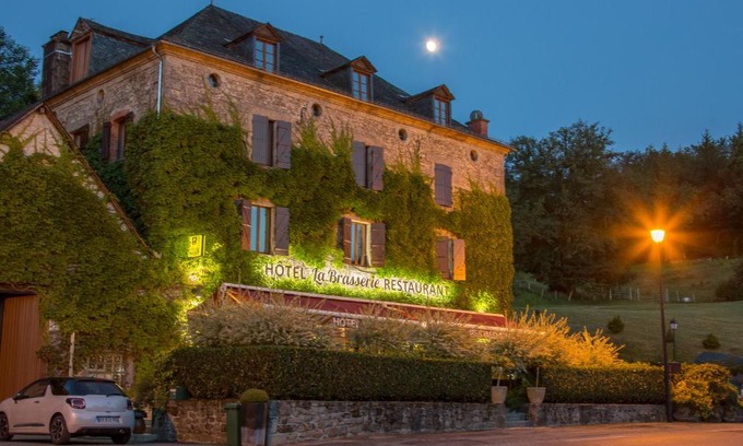 Treignac Hotel | Logis Hôtel Restaurant La Brasserie