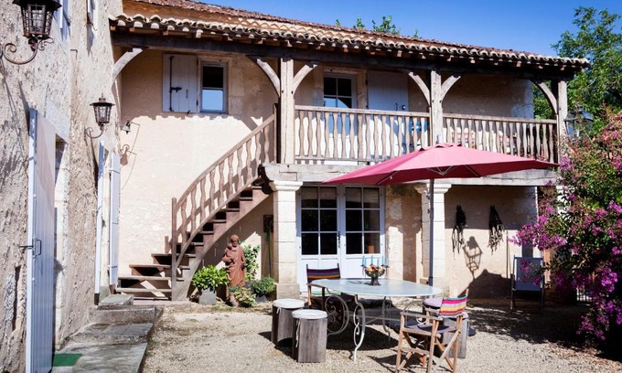 Montagnac-la-Crempse Bed & Breakfast | Logis Saint Martin