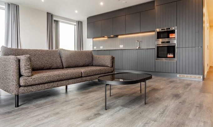 Stratford and New Town Apartment | London East Village Apartment with City Views