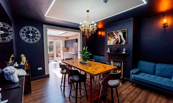 Heathrow Villages House | London Heathrow Home-A Brand new 6 bed house