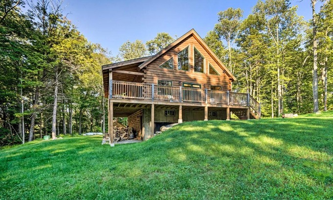 Londonderry House | Londonderry Chalet with Deck, Fire Pit and Views!