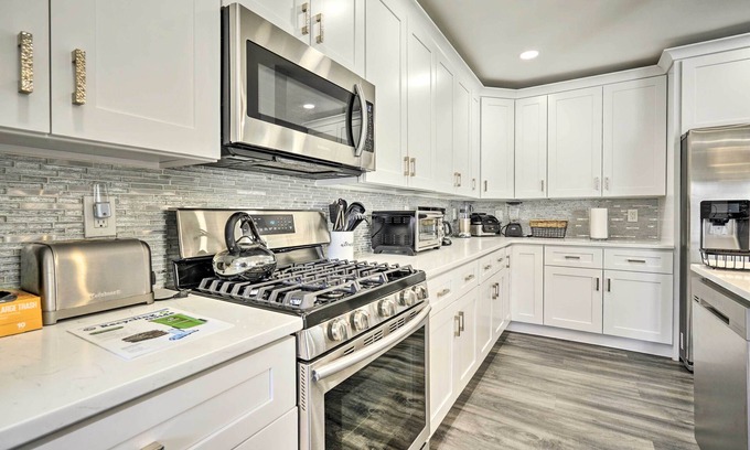 Long Branch Cottage | Long Branch Getaway: Grill, 1 Block to Beach!