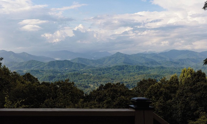 Whittier Cabin | Long Range Mtn Views, End of Road Privacy, Firepit, Pool Table, Gourmet Kitchen