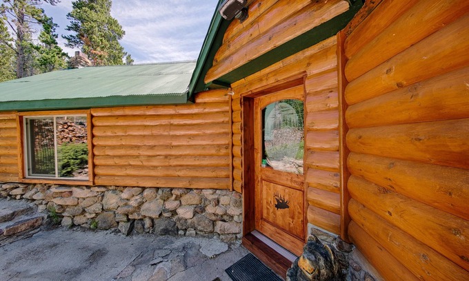 Estes Park Cabin | Longs Peak Cabin – Long-Term Rental (30+ Days), Near Longs Peak Trailhead