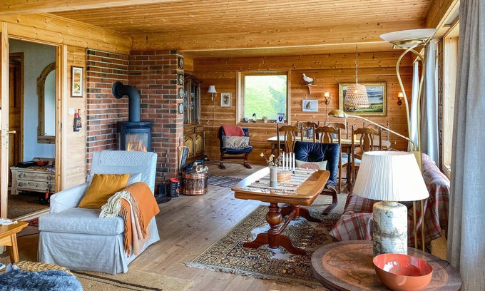 Forde House | Look forward to a fantastic landscape panorama in this comfortable vacation home.