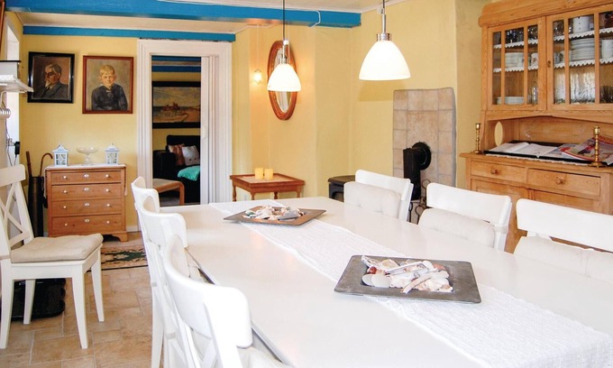 Nymindegab House | Look forward to a relaxing holiday in this charming holiday home with a traditional thatched roof.