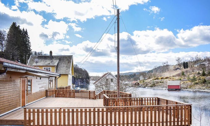 Nedstrand Apartment | Look forward to an active vacation in Tysvær in this modern vacation home.