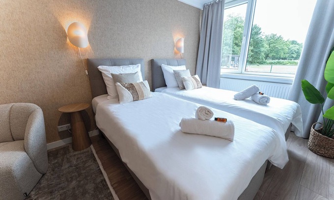 Municipality of Tilburg Villa | Looking for a stay near the University Tilburg? Spacious holiday villa with 8 bedrooms and 16 beds — perfect for groups, families, or team retreats.
