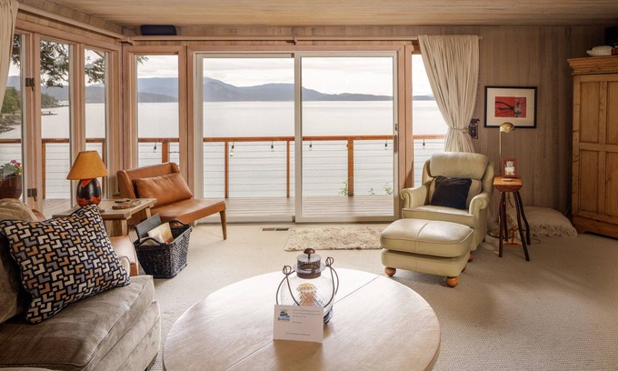 Lopez Island House | Looking for the quintessential Island setting? You will find it in Cedars by the