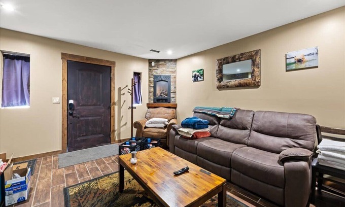 Coolin House | Lookout Lodge at Cavanaugh's