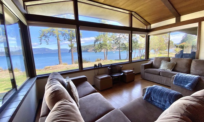 Lopez Island House | Lopez Island Beachfront Sanctuary - Hot-tub - Amenities