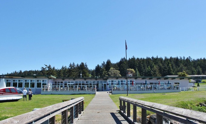 Lopez Island Hotel | Lopez Islander Resort