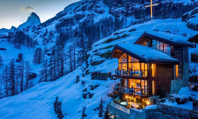 Manhattan Ski Chalet | Lorem ipsum