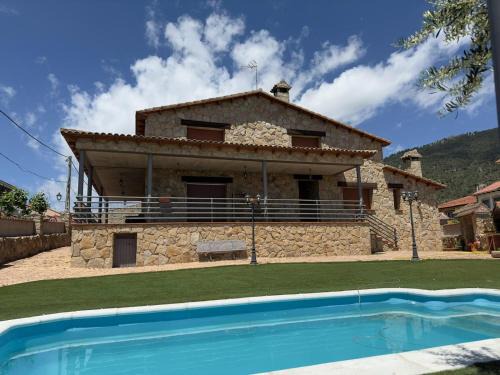 El Barraco House | Los Olivos de José