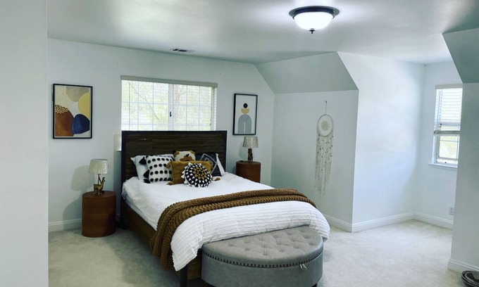 Los Olivos House | Los Olivos Stunner! Walk downtown, cowboy pool, hot tub, fire pit