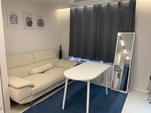 Songpa Apartment | Lotte Tower view terrace house
