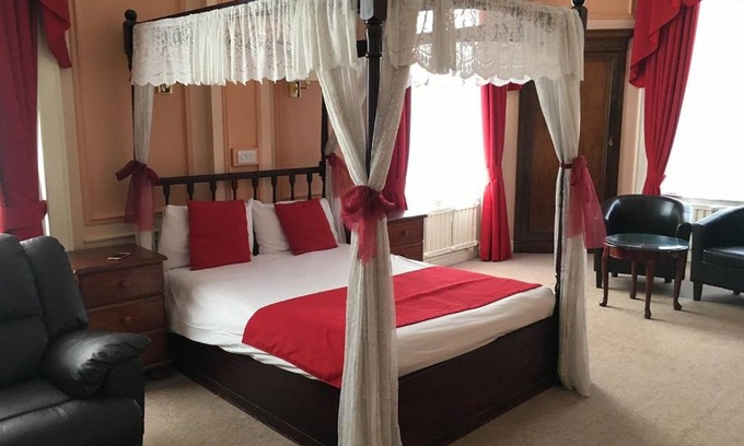 Loughton Hotel | Loughton Hotel