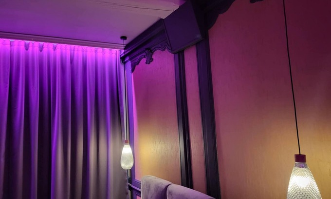 Vitre House | Love room with secret room and wellness area