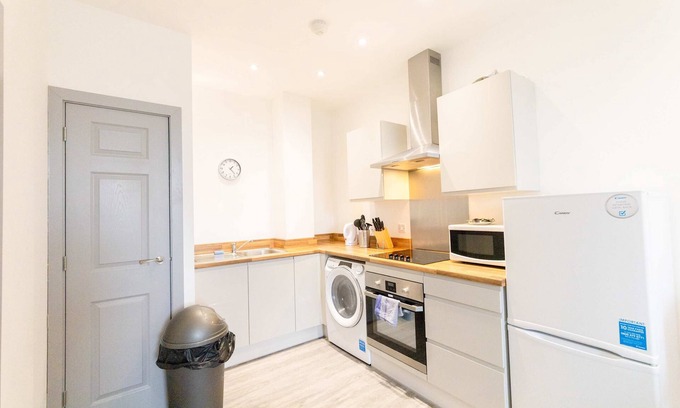 Blackburn Apartment | Lovely 1 Bedroom Blackburn Apartment