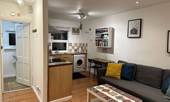De Beauvoir Apartment | Lovely 1 Bedroom Flat in Haggerston, Close to the station (Windrush Line).