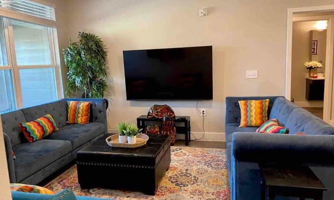 Weston Apartment | Lovely 2 bedroom Apartment with luxury amenities
