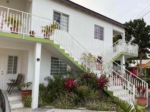 Saint John Parish Apartment | lovely 2 bedroom Apt 4 warm cosy comfortable