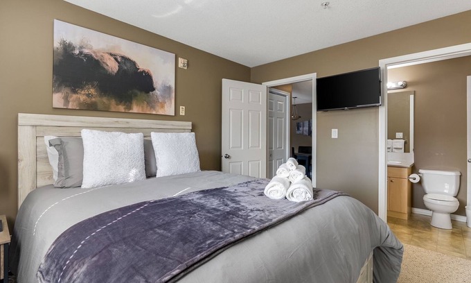 Timberlea Apartment | Lovely 2-Bedroom 2-Bath condo with Underground Parking