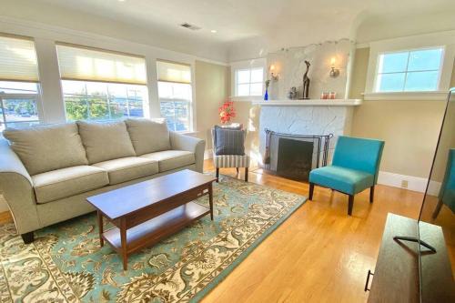 San Bruno House | Lovely 3 bedroom house for 6 people Near SFO SF Bay Area Newly updated