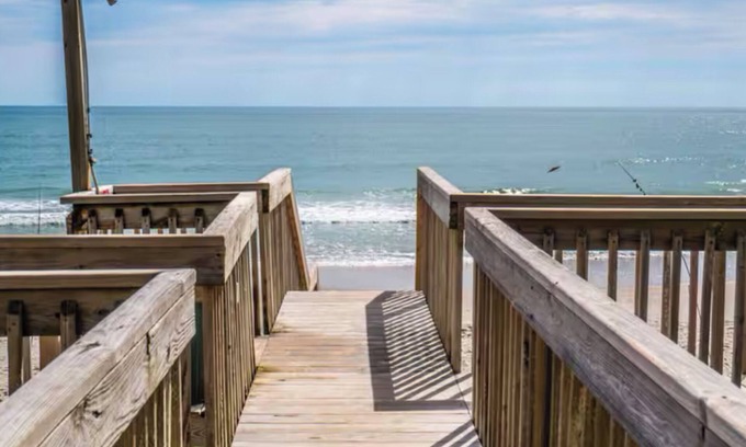 Topsail Beach House | Lovely 3-bedroom townhome on a canal for boating-kayaking- steps to the beach