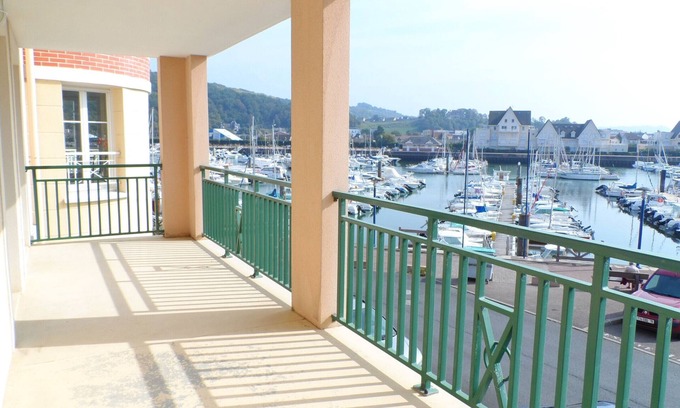 Port Guillaume Apartment | Lovely 3-room apartment with balcony, pets allowed, parking, Port Guillaume