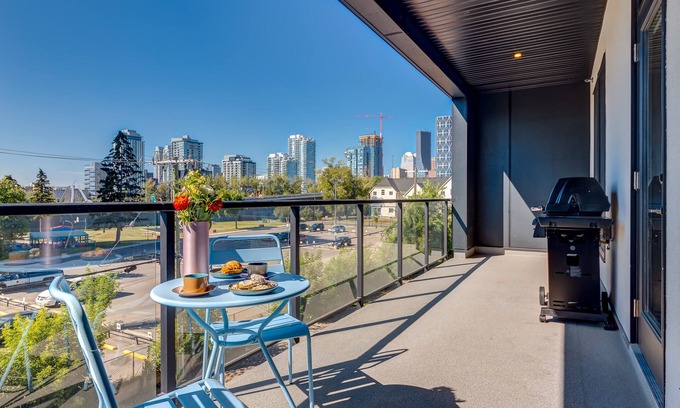Bridgeland Apartment | Lovely 3BR unit in the heart of Calgary